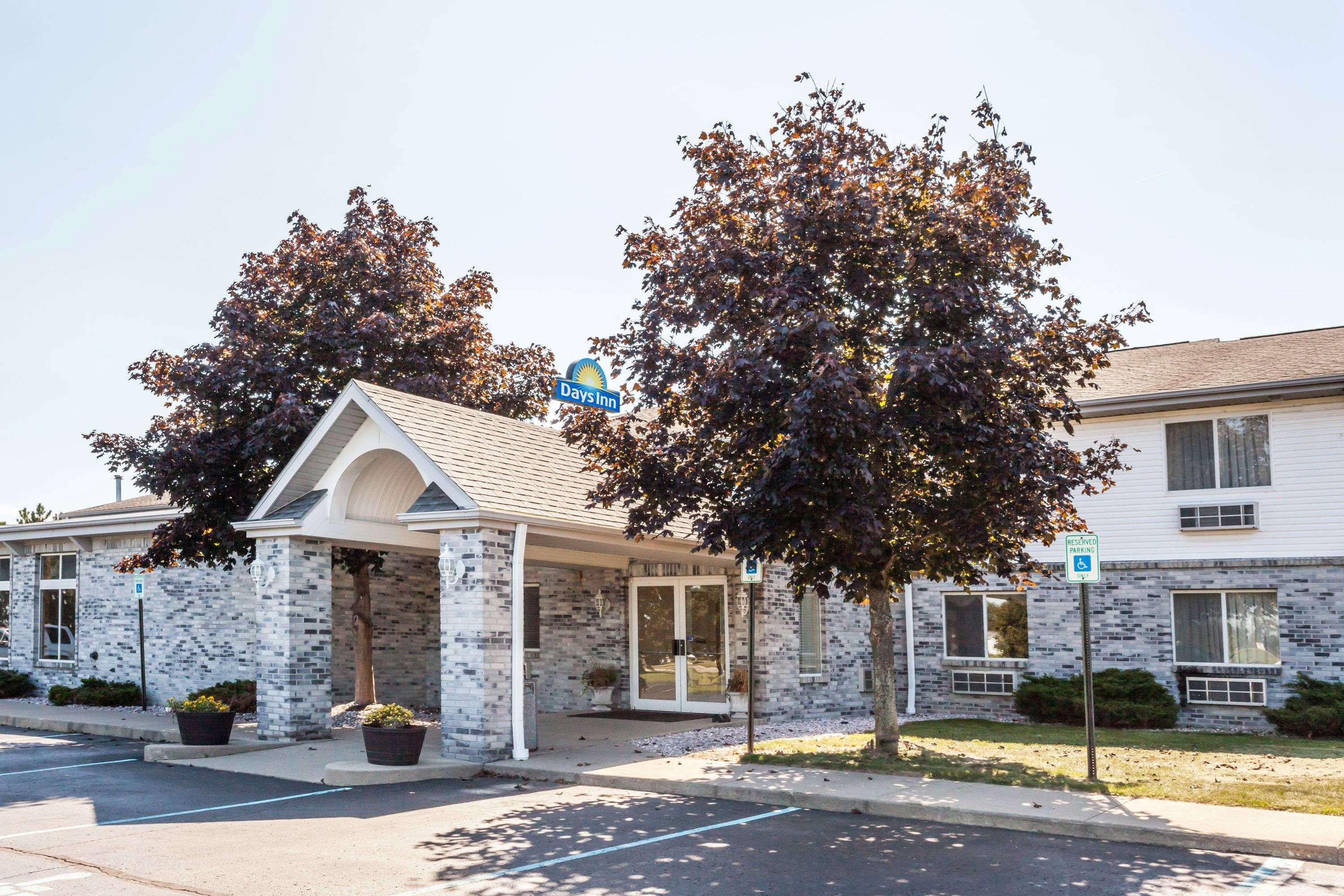 Days Inn By Wyndham Imlay City Екстериор снимка