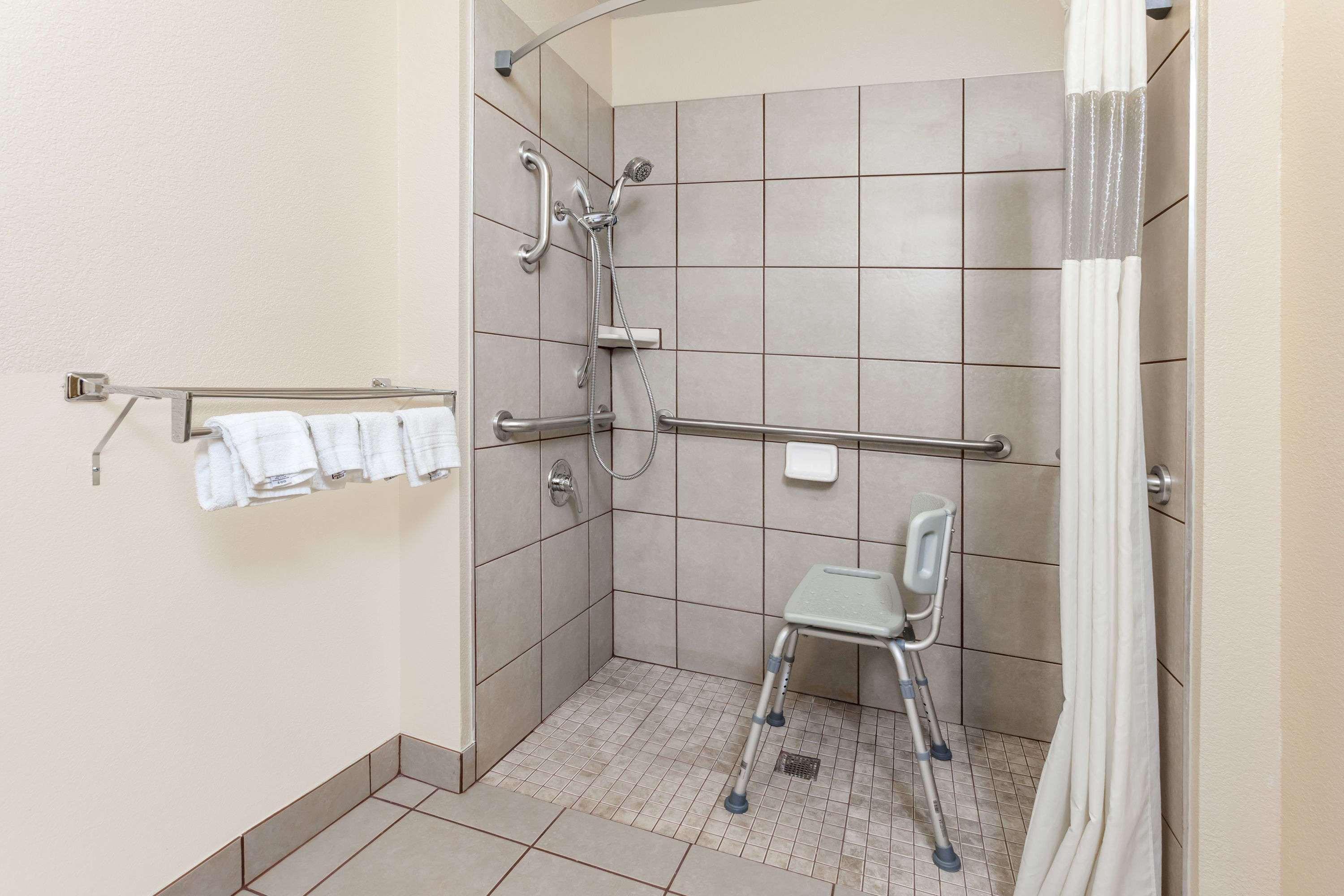 Days Inn By Wyndham Imlay City Екстериор снимка