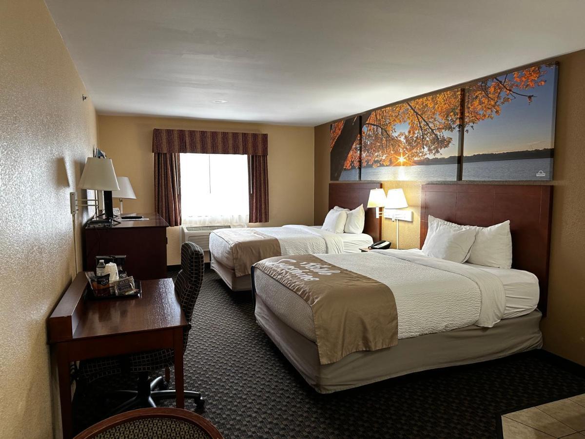 Days Inn By Wyndham Imlay City Екстериор снимка