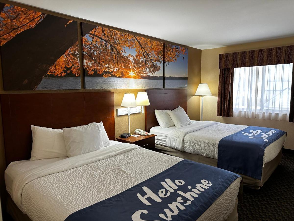 Days Inn By Wyndham Imlay City Екстериор снимка