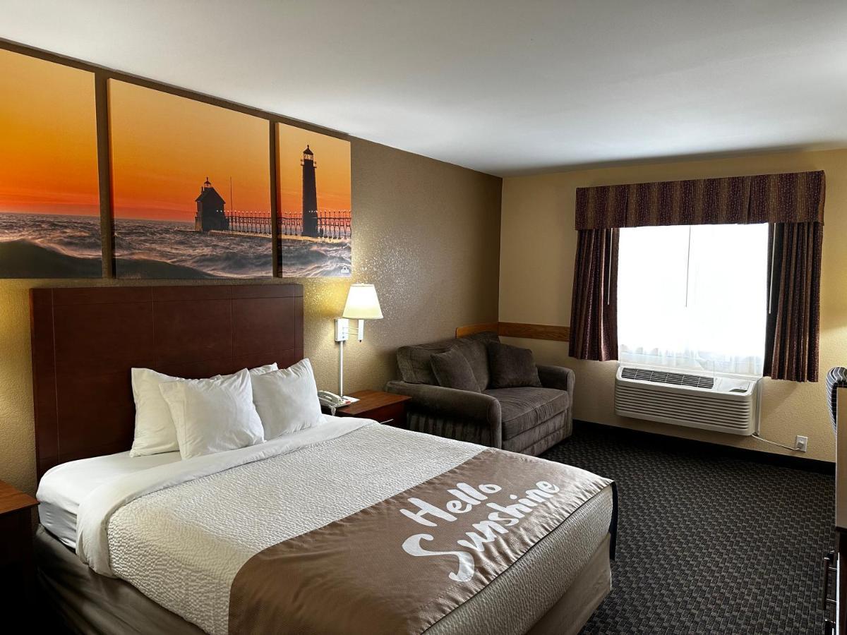 Days Inn By Wyndham Imlay City Екстериор снимка