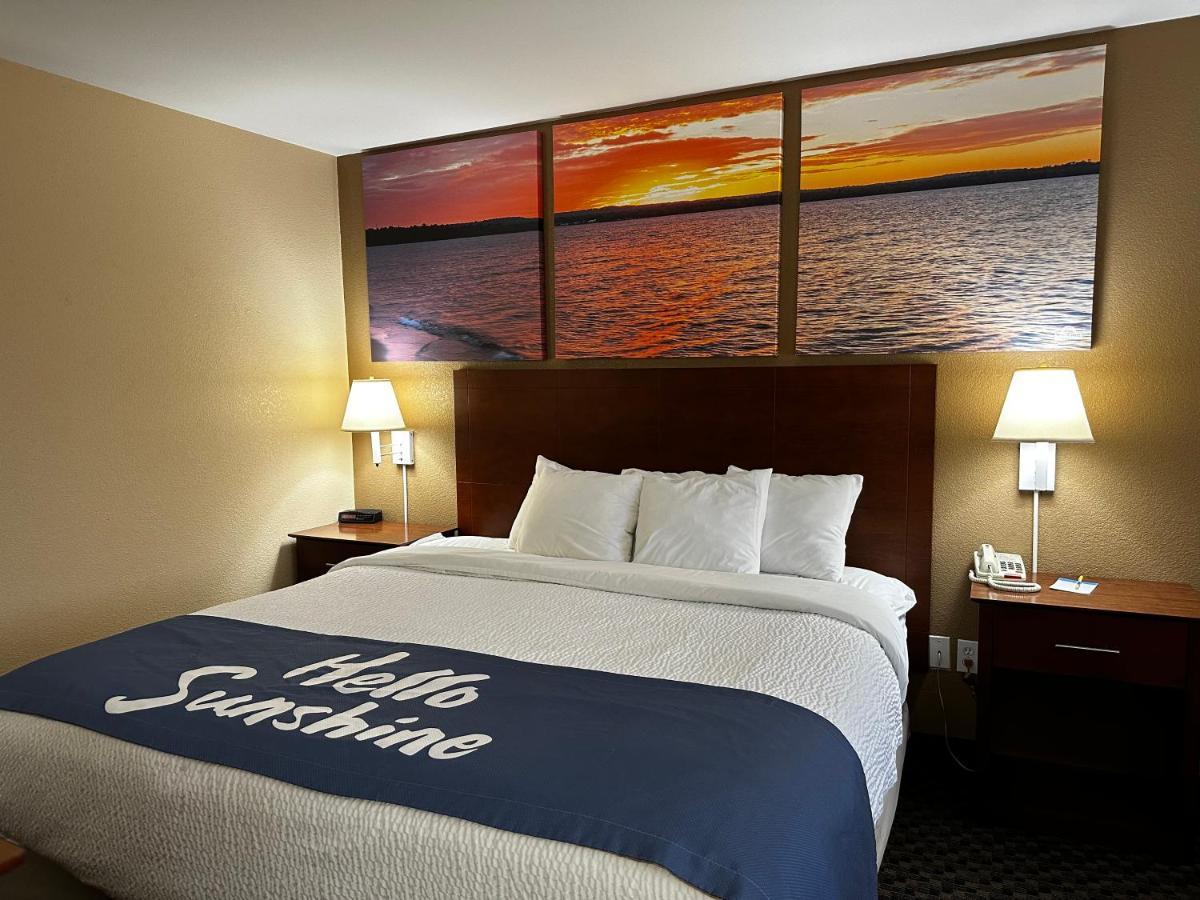 Days Inn By Wyndham Imlay City Екстериор снимка