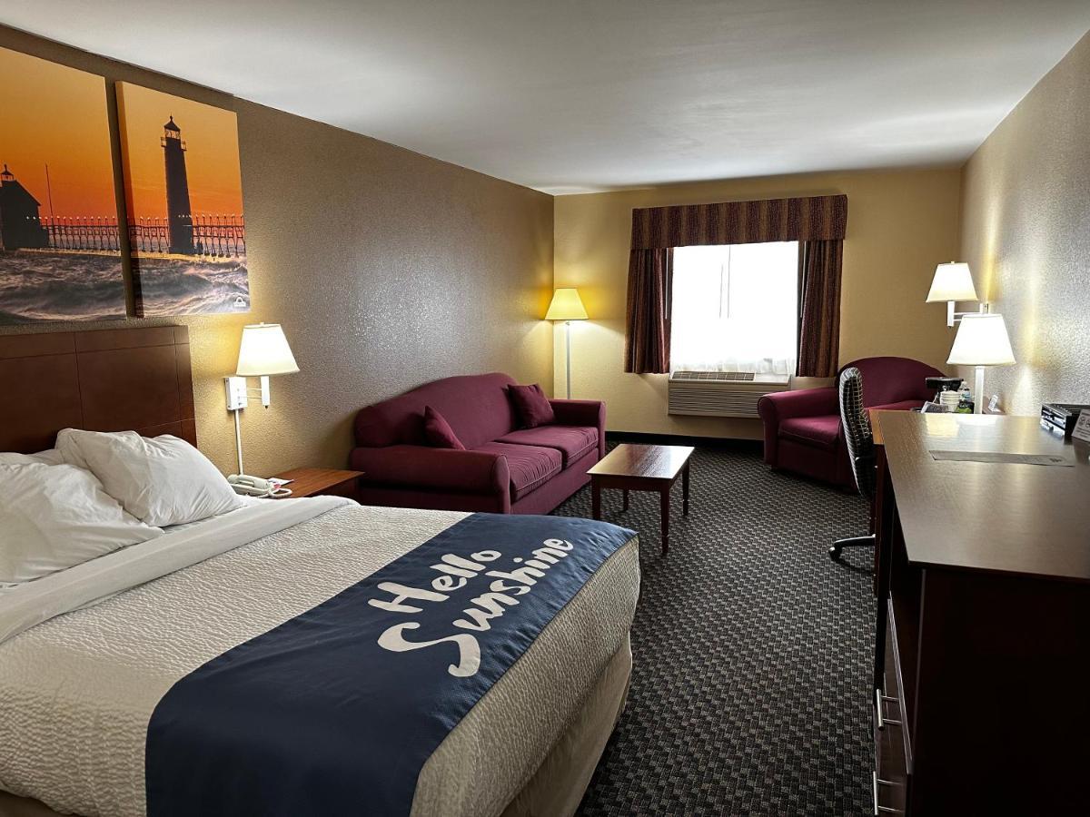 Days Inn By Wyndham Imlay City Екстериор снимка