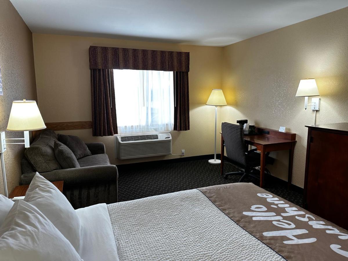 Days Inn By Wyndham Imlay City Екстериор снимка