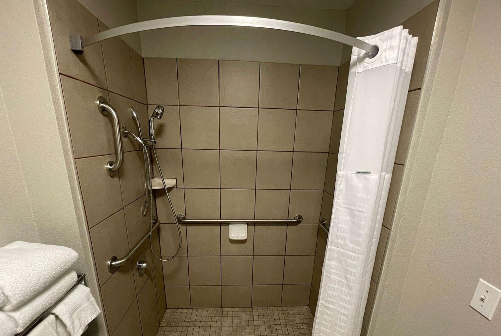 Days Inn By Wyndham Imlay City Екстериор снимка