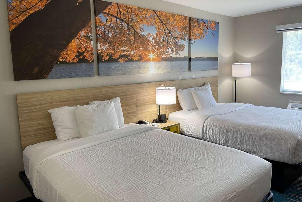 Days Inn By Wyndham Imlay City Стая снимка