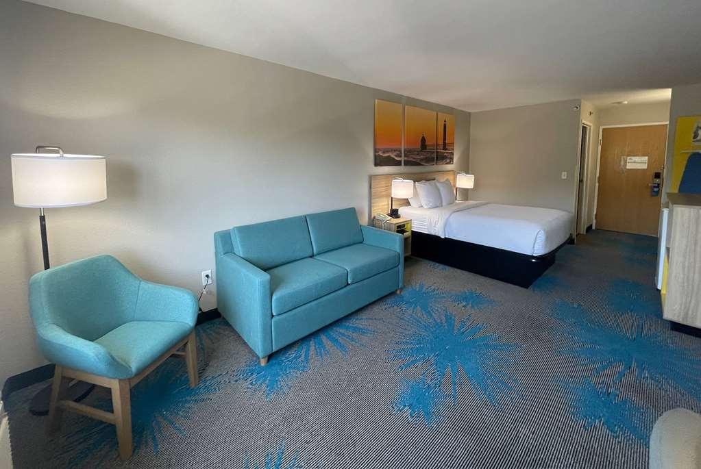 Days Inn By Wyndham Imlay City Стая снимка