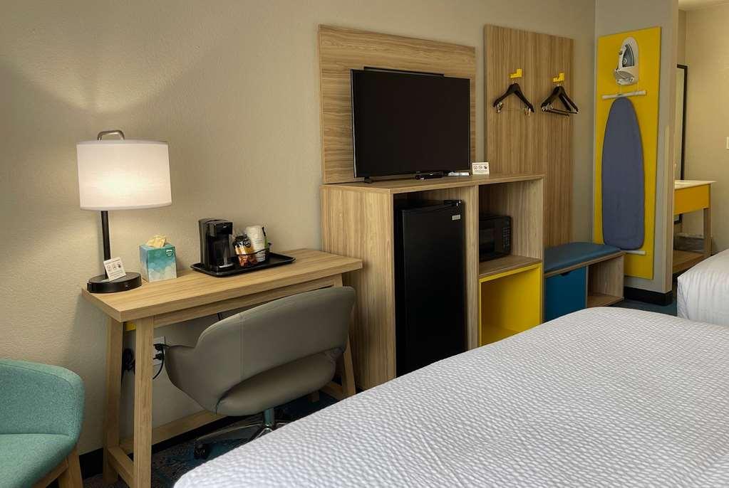 Days Inn By Wyndham Imlay City Стая снимка