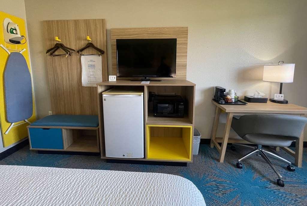 Days Inn By Wyndham Imlay City Стая снимка
